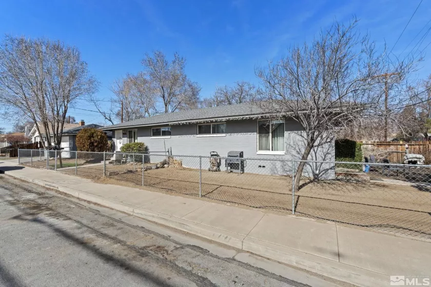 803 10th St, Sparks, Nevada 89431, ,Residential Income,For Sale,10th St,250002303