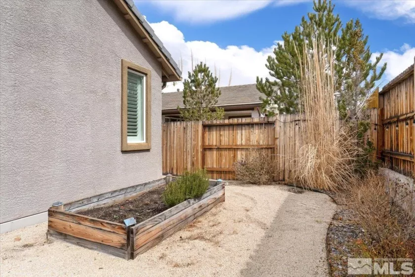 9820 Hafflinger Ln, Reno, Nevada 89521, 2 Bedrooms Bedrooms, ,2 BathroomsBathrooms,Residential,For Sale,Hafflinger Ln,250003265